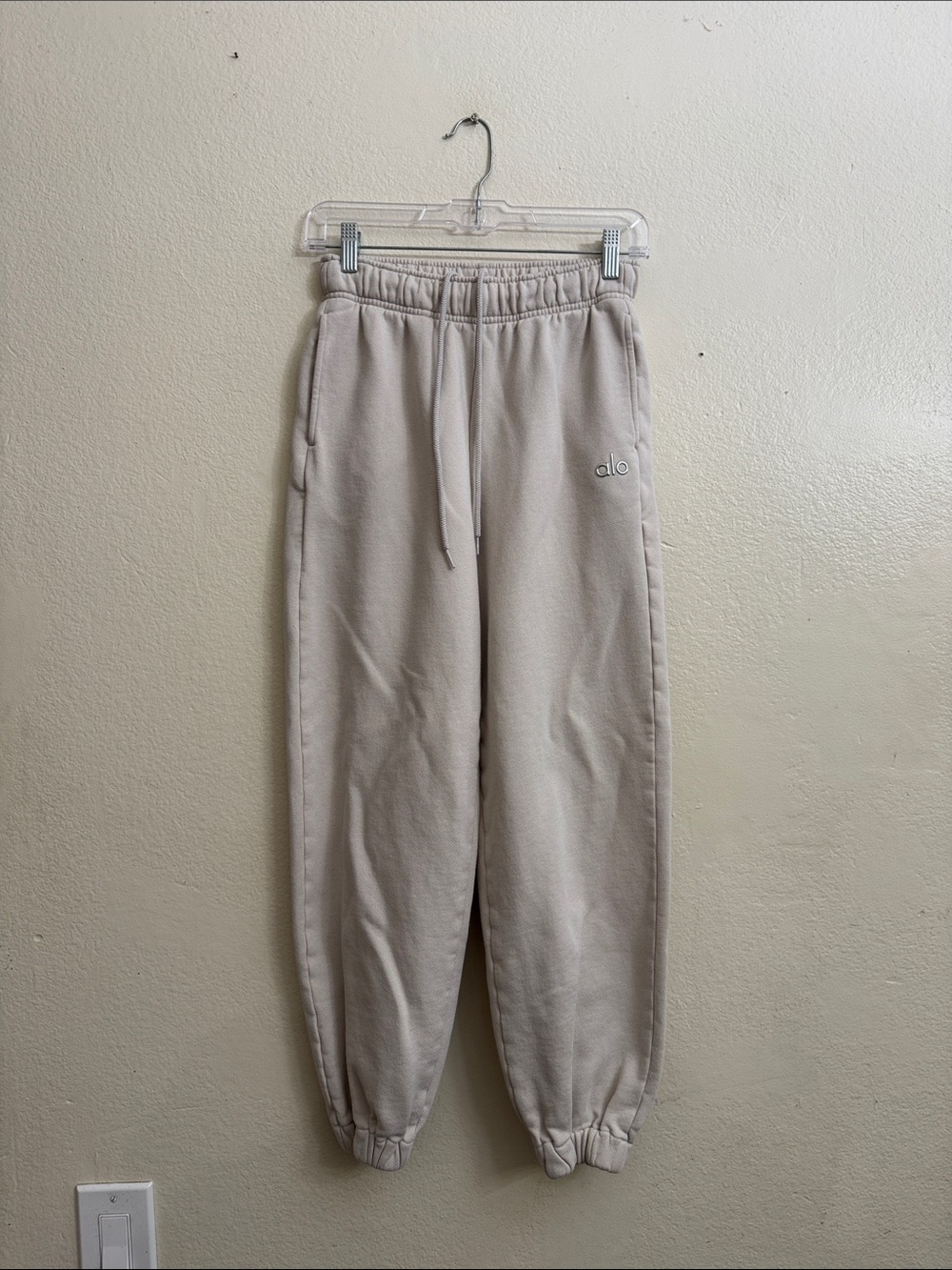 ALO Accolade Sweatpant Drawstring ivory size xs